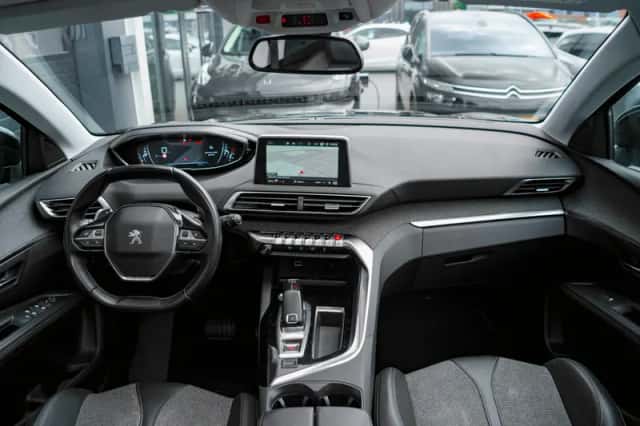 Peugeot 5008 (2019) thumbnail 3