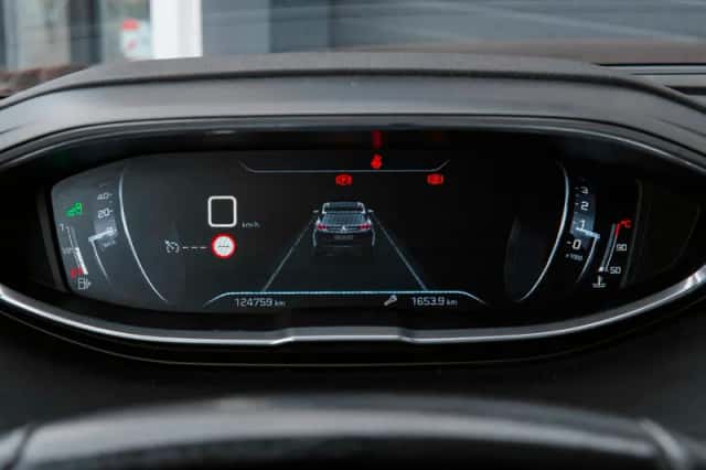 Peugeot 3008 (2017) thumbnail 6