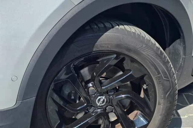 Opel Crossland X (2019) thumbnail 3