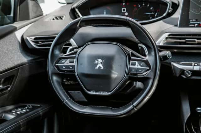 Peugeot 5008 (2021) thumbnail 4