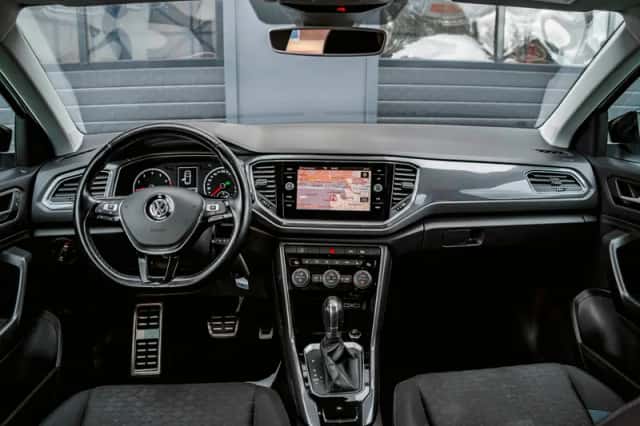 Volkswagen T-Roc (2019) thumbnail 3
