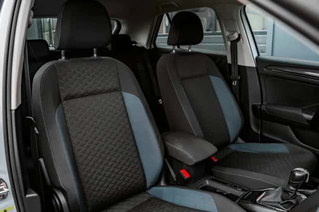 Volkswagen T-Roc (2019) thumbnail 6