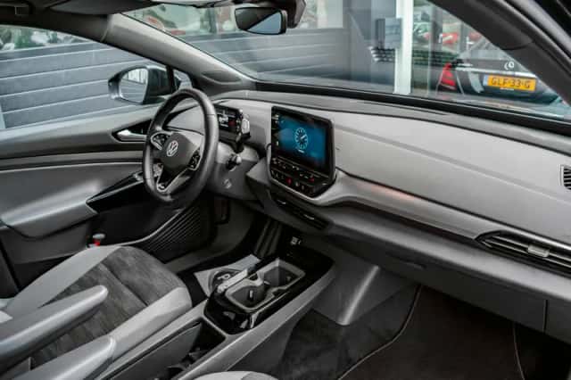 Volkswagen ID.4 (2023) thumbnail 4