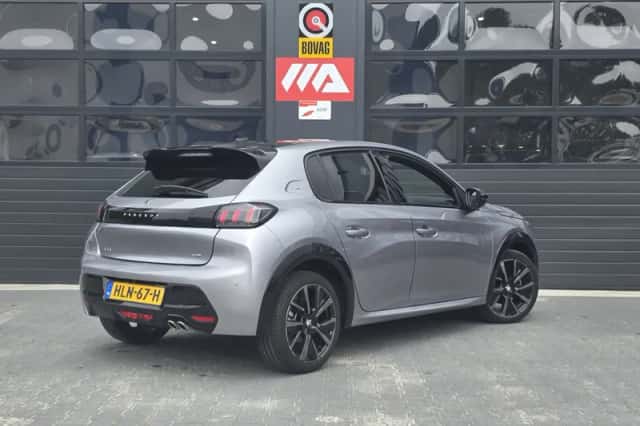 Peugeot 208 (2023) thumbnail 3