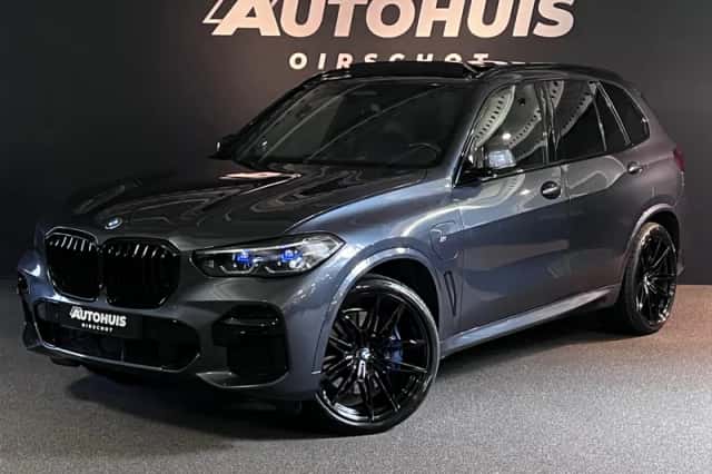 BMW X5 (2022) thumbnail 1