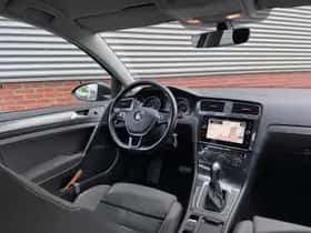 Volkswagen Golf (2018) thumbnail 3