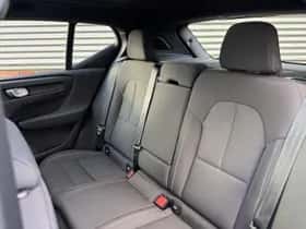 Volvo XC40 (2023) thumbnail 6