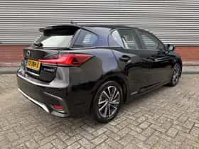 Lexus CT (2018) thumbnail 2