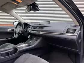 Lexus CT (2018) thumbnail 3
