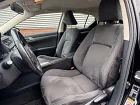 Lexus CT (2018) thumbnail 4