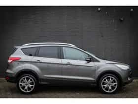 Ford Kuga (2013) thumbnail 2
