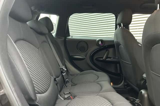 MINI Countryman (2016) thumbnail 6