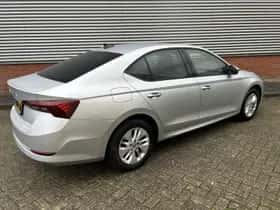 Škoda Octavia (2021) thumbnail 3