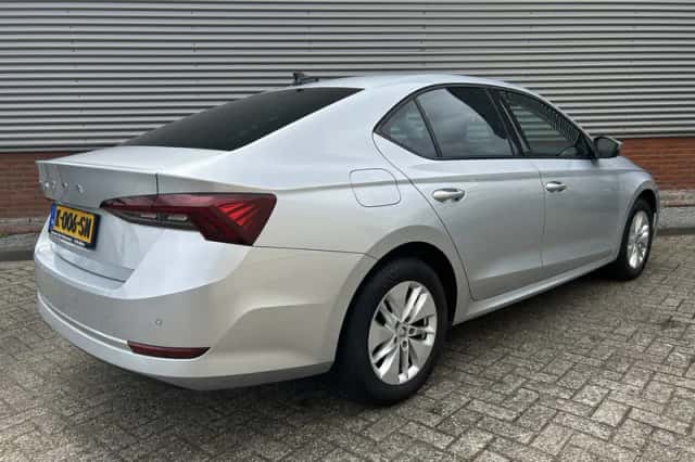 Škoda Octavia (2021) thumbnail 4