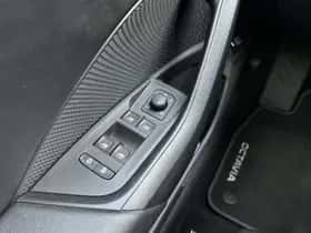 Škoda Octavia (2021) thumbnail 8