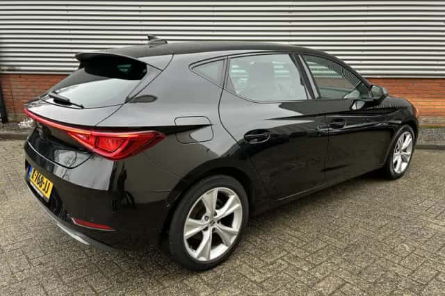 SEAT Leon (2021) thumbnail 2