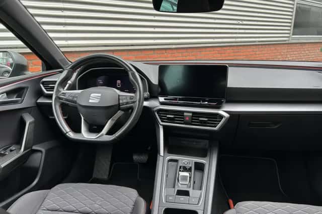 SEAT Leon (2021) thumbnail 4