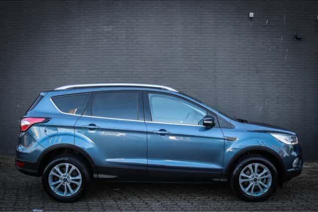 Ford Kuga (2019) thumbnail 2