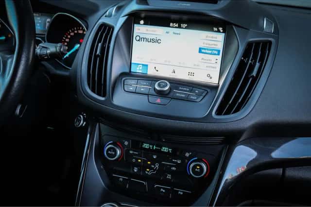 Ford Kuga (2019) thumbnail 5