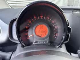 Toyota Aygo (2017) thumbnail 13