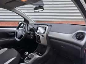 Toyota Aygo (2017) thumbnail 3