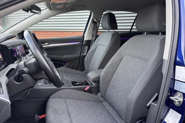 Volkswagen Golf (2022) thumbnail 3