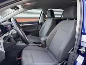 Volkswagen Golf (2022) thumbnail 3