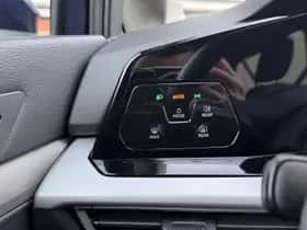 Volkswagen Golf (2022) thumbnail 10