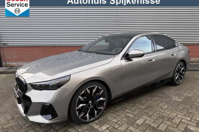 BMW 5-Serie (2024) thumbnail 1