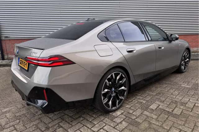 BMW 5-Serie (2024) thumbnail 2