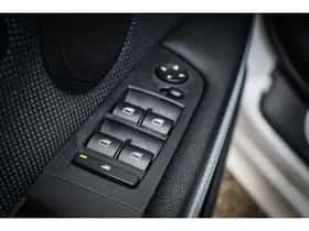 BMW 3-Serie (2009) thumbnail 17