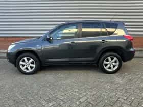 Toyota RAV4 (2009) thumbnail 2