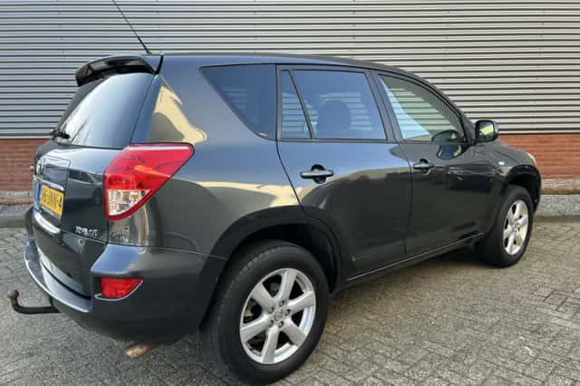 Toyota RAV4 (2009) thumbnail 3