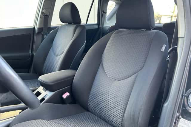 Toyota RAV4 (2009) thumbnail 5