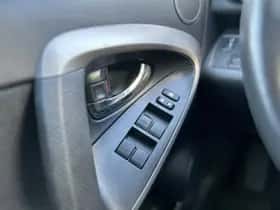 Toyota RAV4 (2009) thumbnail 7