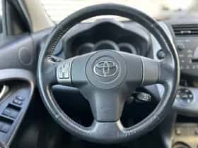 Toyota RAV4 (2009) thumbnail 10