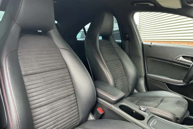 Mercedes-Benz CLA-Klasse (2018) thumbnail 5