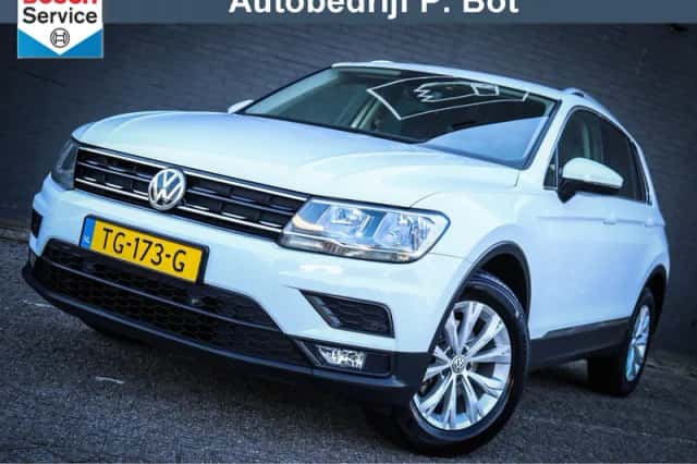 Volkswagen Tiguan (2018) thumbnail 1