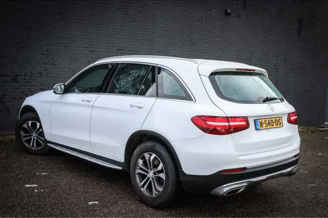 Mercedes-Benz GLC-Klasse (2016) thumbnail 2