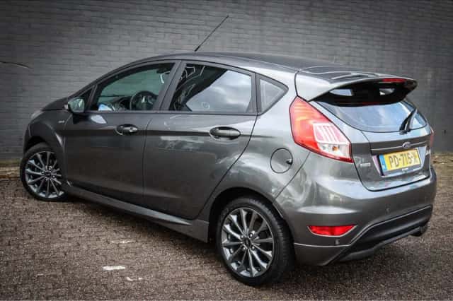 Ford Fiesta (2017) thumbnail 3