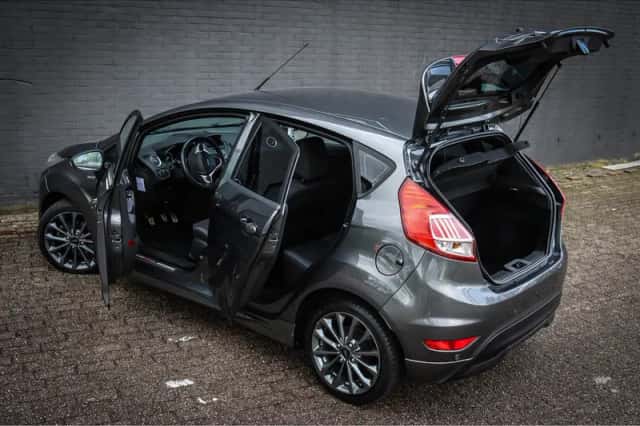 Ford Fiesta (2017) thumbnail 3