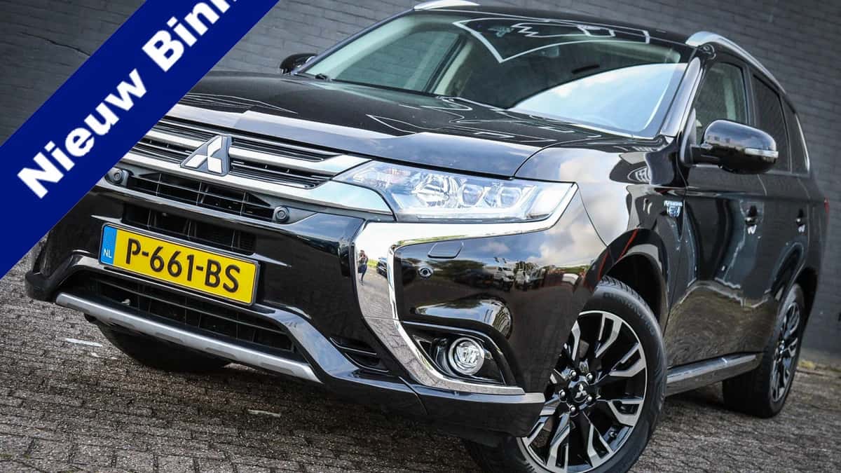Mitsubishi Outlander (2017) — foto 1