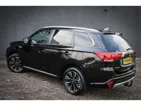 Mitsubishi Outlander (2017) thumbnail 13