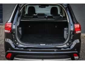 Mitsubishi Outlander (2017) thumbnail 17