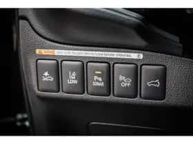 Mitsubishi Outlander (2017) thumbnail 21