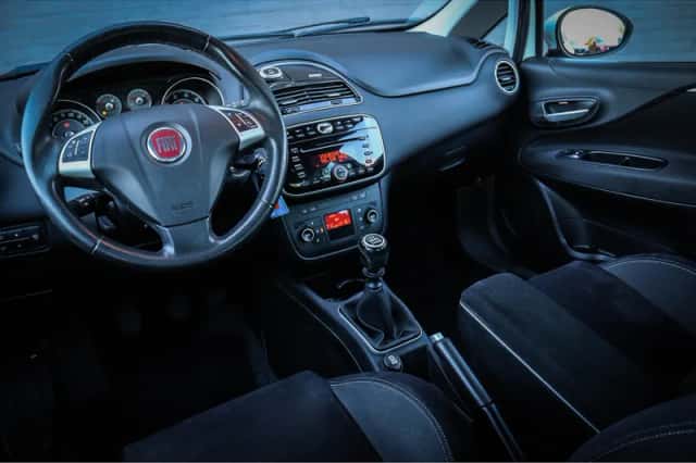 Fiat Punto (2015) thumbnail 4