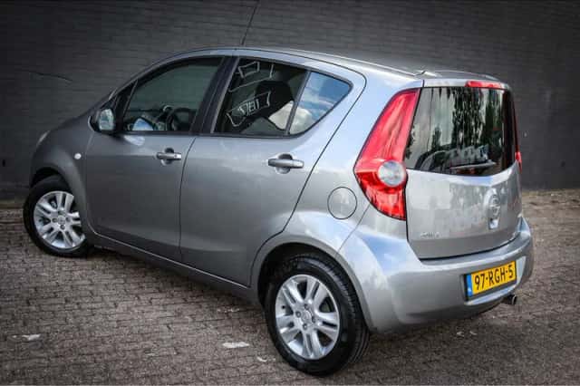 Opel Agila (2011) thumbnail 3