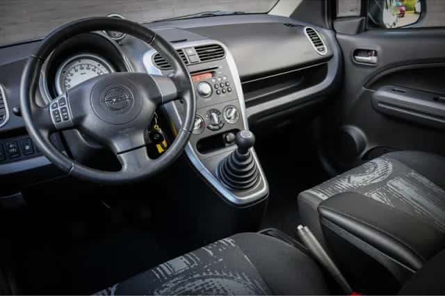 Opel Agila (2011) thumbnail 4