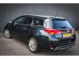 Toyota Auris (2014) thumbnail 2