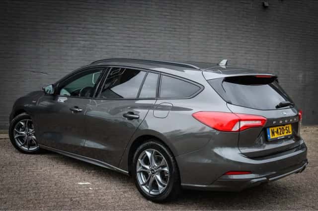 Ford Focus (2020) thumbnail 3